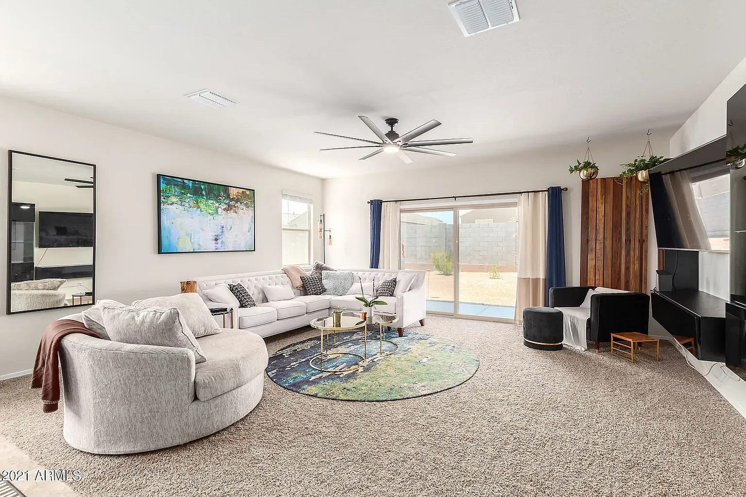 3 bed, 1887 sqft, $1,999 — Photo 4