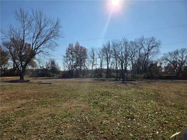 508 E Viener St, Frontenac, KS 66763