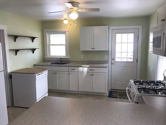 Newer kitchen with updated cabinets and appliances.
