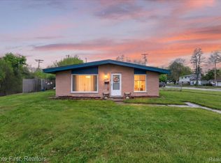 4616 Hayes St, Wayne, MI 48184