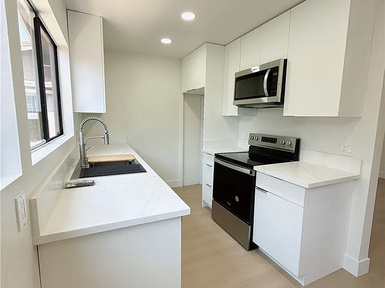 256 Streamwood — Photo 13
