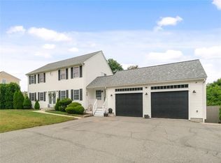 11 Point West Dr, Fall River, MA 02720