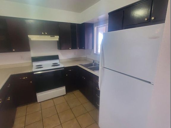 4th image of 1000 Chelwood Park Blvd NE APT C