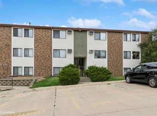 806 Benton Dr APT 13, Iowa City, IA 52246