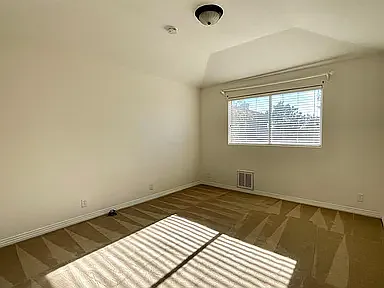 4 bed, 2.5 bath, 3069 sqft, $6,500 — Photo 3