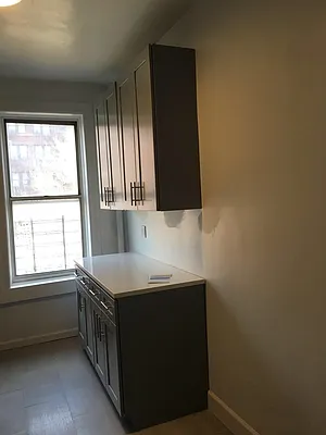 Rented by Realty 2000 Associates Ltd | media 26