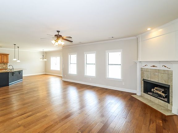 5th image of 30 Whispering Creek Dr