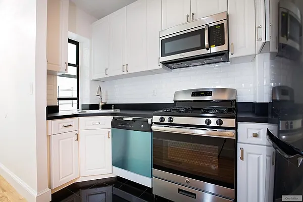 Rented by Charles Coutinho LLC | media 35