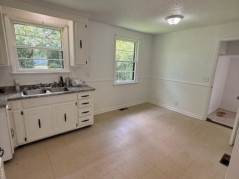 3412 Olsen Ln — Photo 6