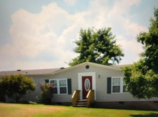 1011 Rock Springs Rd, Bethpage, TN 37022