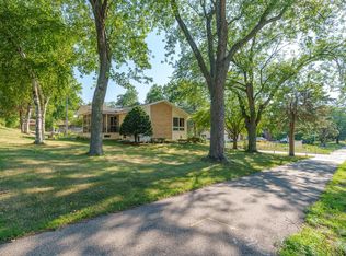 2210 Duluth St, Saint Paul, MN 55109