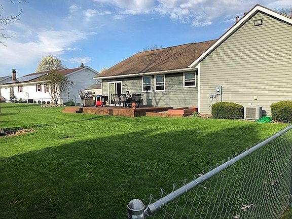 4th image of 10 Harwood Ln