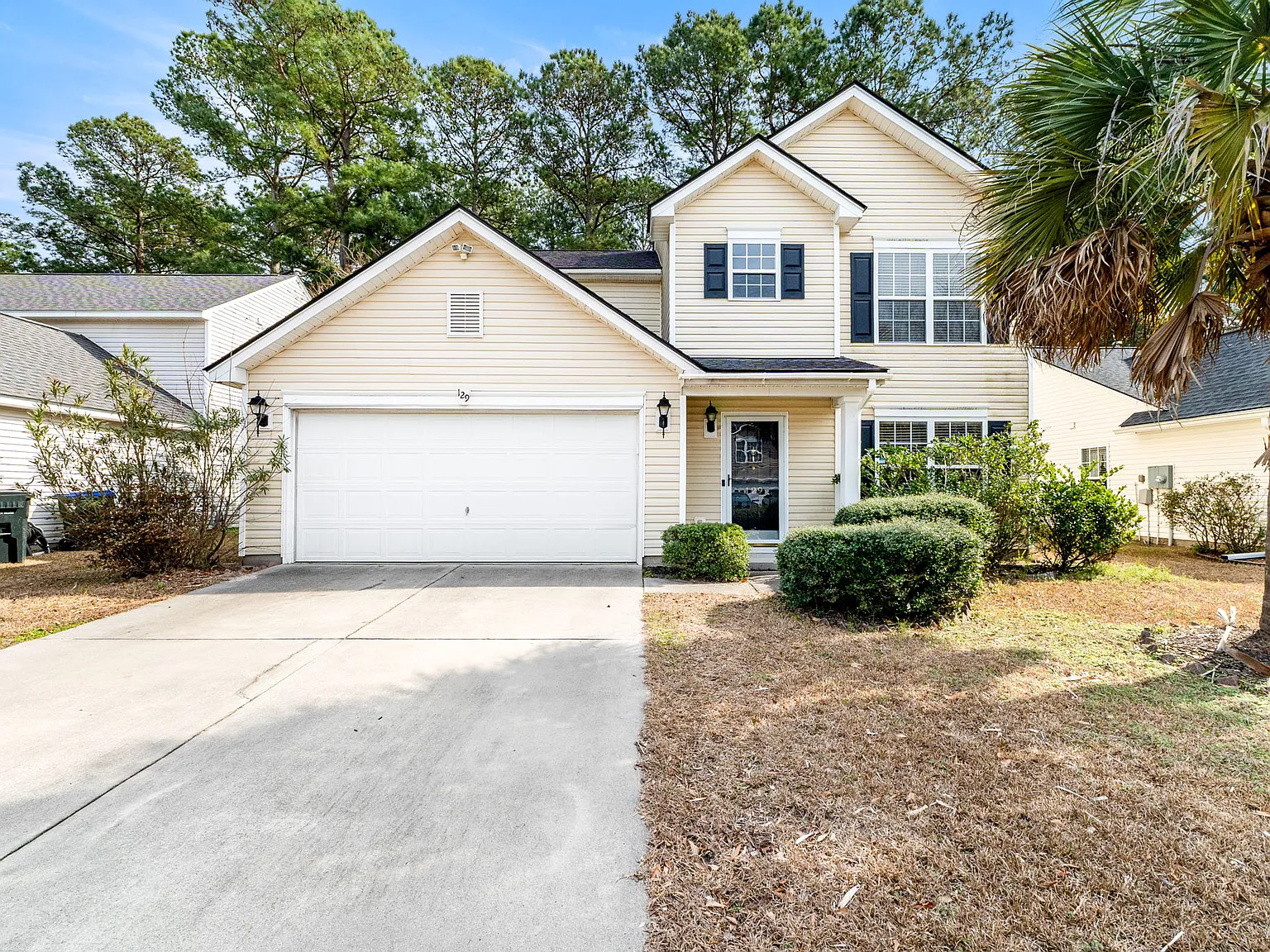 3 bed, 2.5 bath, 1715 sqft, $2,400 — Photo 1