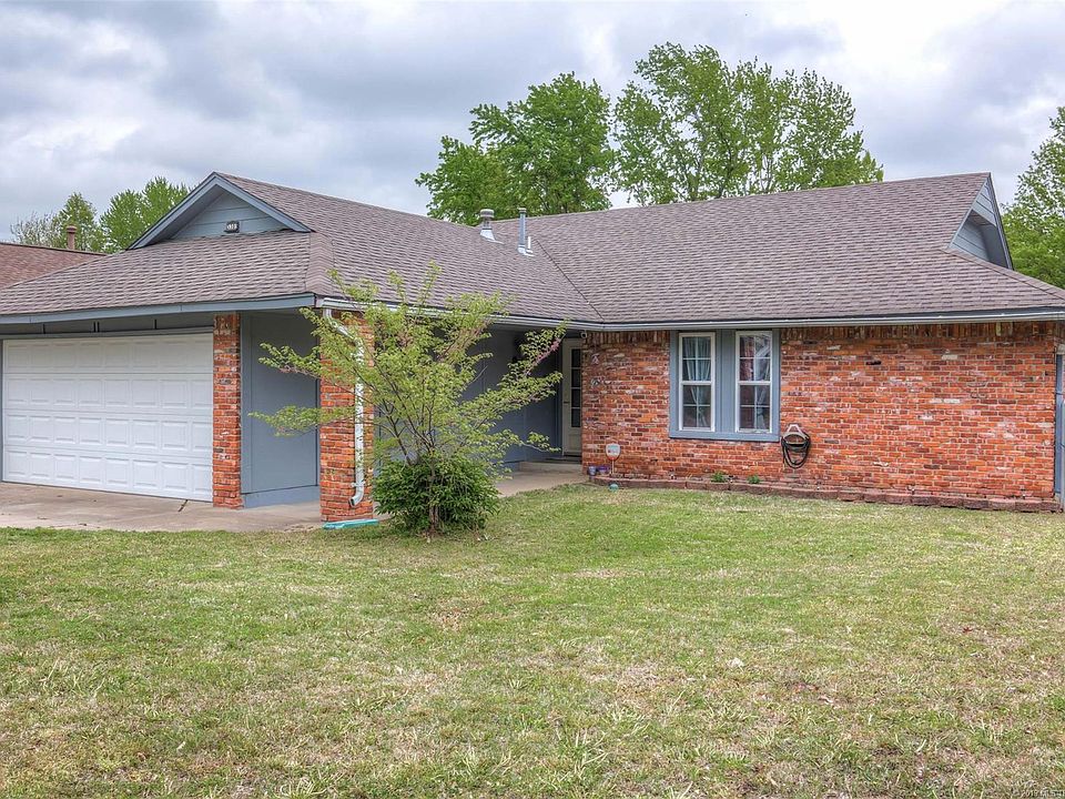1st image of 3305 S Ash Ct