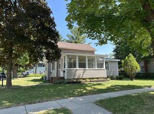 323 Waverly St, Lake Geneva, WI 53147