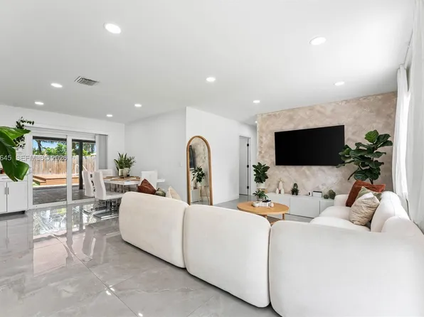 1120 SW 7th Ave, Deerfield Beach, FL 33441