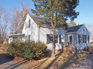 610 North Ave, Hartland, WI 53029