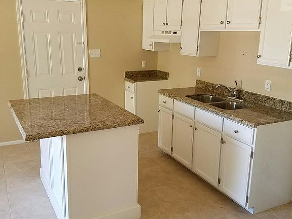 3rd image of 1412 Vatia Blvd