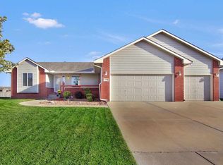 1888 W Lakeview Ct, Haysville, KS 67060