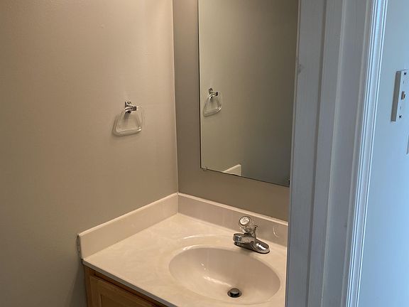 3rd image of 205 N Market St #3D