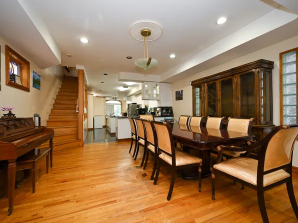 1479 East 32nd Street image 7 of 21