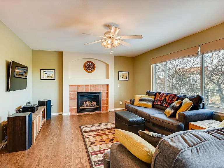 2489 Cove Creek Ct — Photo 6