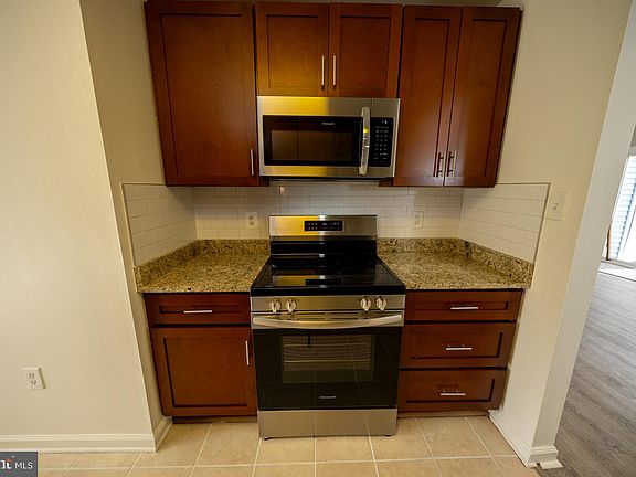 5th image of 11010 Hiram Ct
