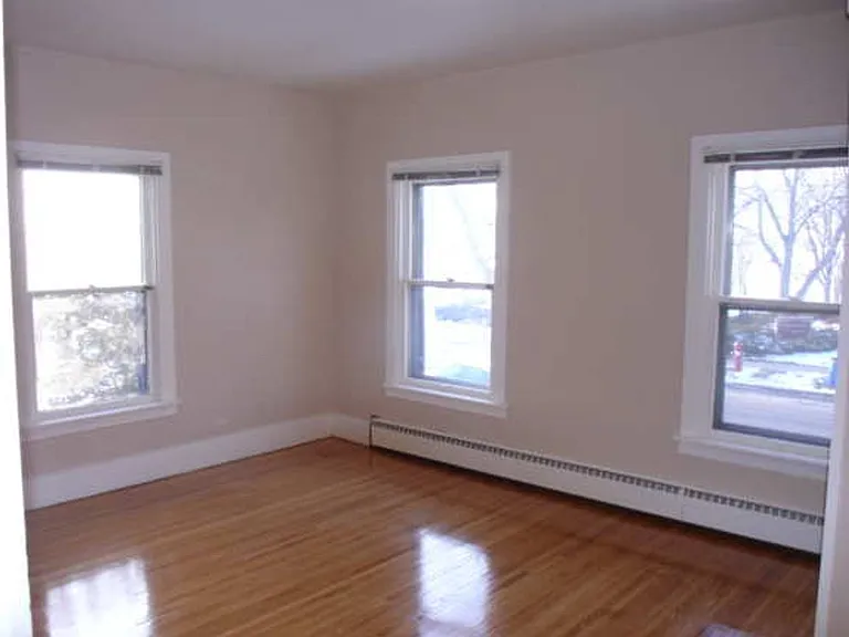 703 E Gorham St — Photo 3