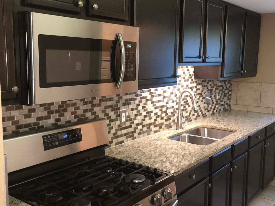 1st image of 143 Dundee Cir