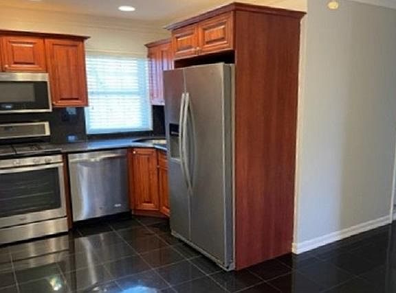 4th image of 751 Deer Park Ave #E4f25c26f