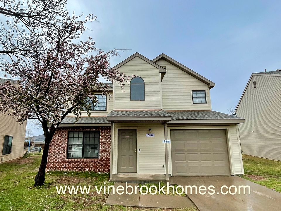 1st image of 220 Crusader Ct