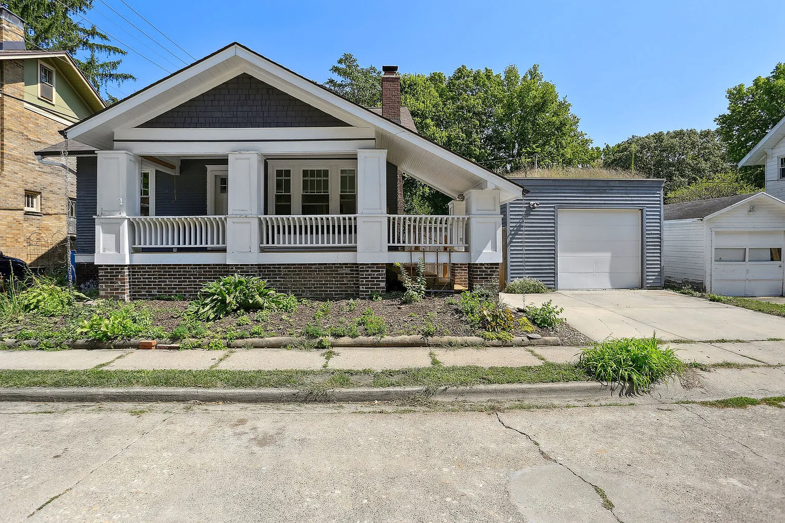 806 S McCullough St photo 1