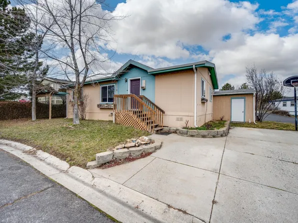 255 NW Golden Hills Dr Space 15, Pullman, WA 99163