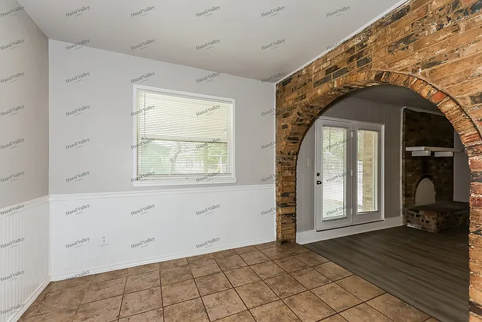 4 bed, 2.0 bath, 1427 sqft, $1,895 — Photo 4
