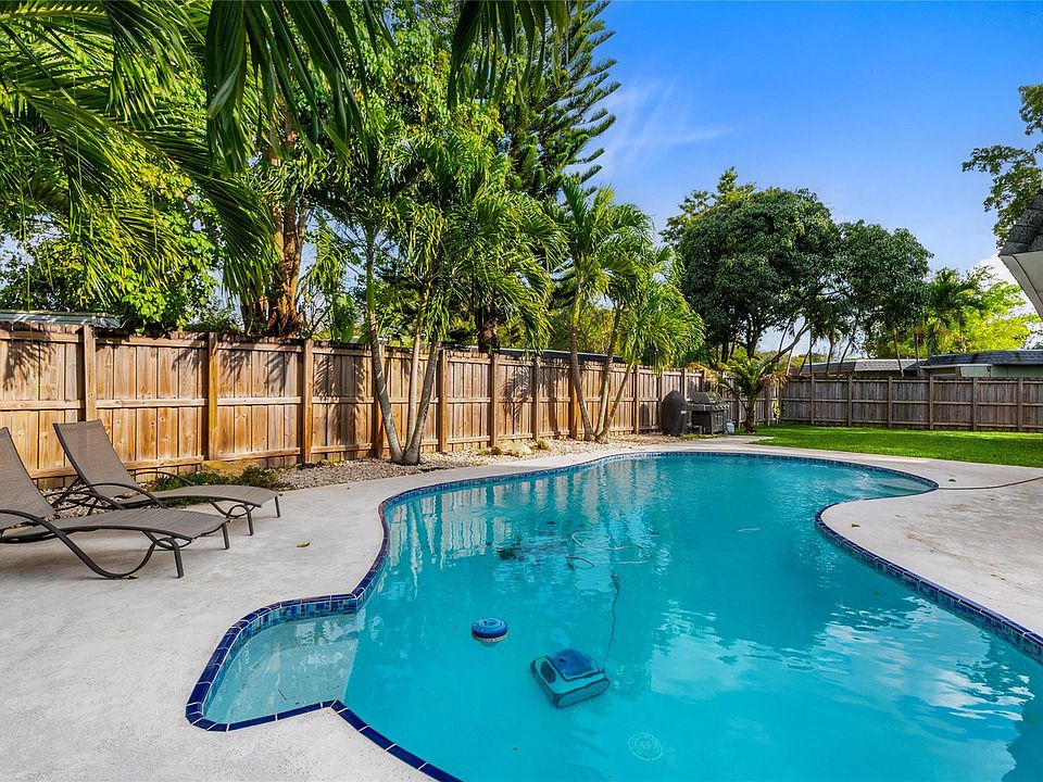 1st image of 7904 NW 75th Avenue