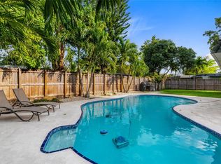 7904 NW 75th Ave, Tamarac, FL 33321