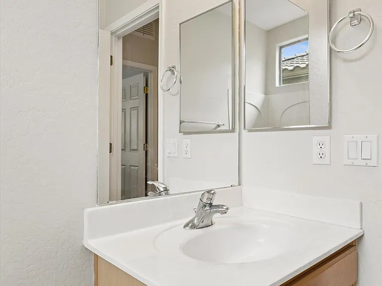 4323 W T Ryan Ln — Photo 24