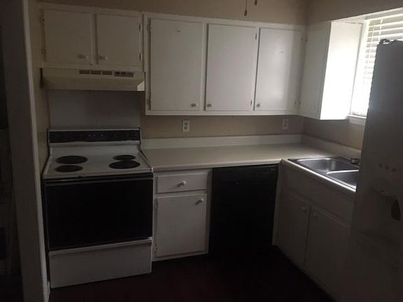 3rd image of 2430 Paulawood Dr
