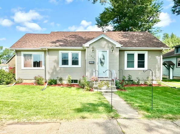1006 S 5th Ave, Marshalltown, IA 50158
