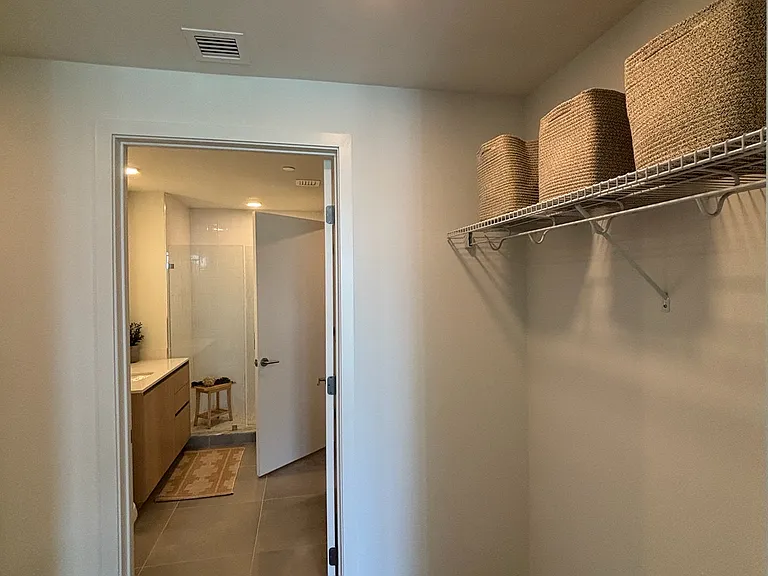 92 NW 29th St #587 — Photo 6
