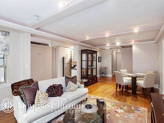 3rd image of 424 E 52nd St APT 7D
