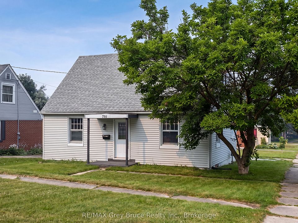 1st image of 701 5th St E