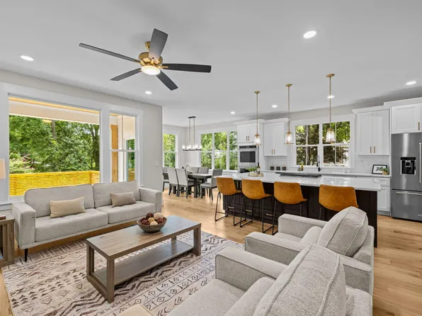 121 W Braxton Foushee St, Carrboro, NC 27510