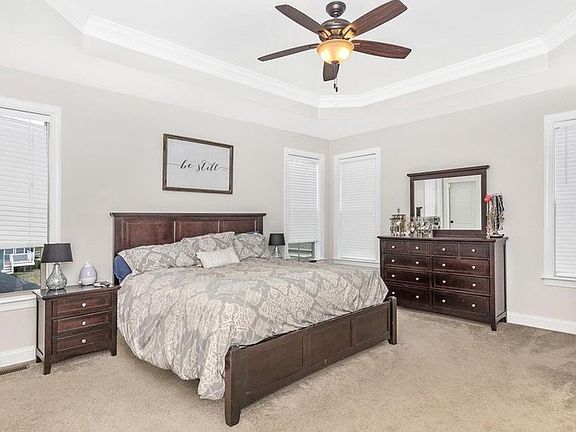 4th image of 1418 Village Green Way
