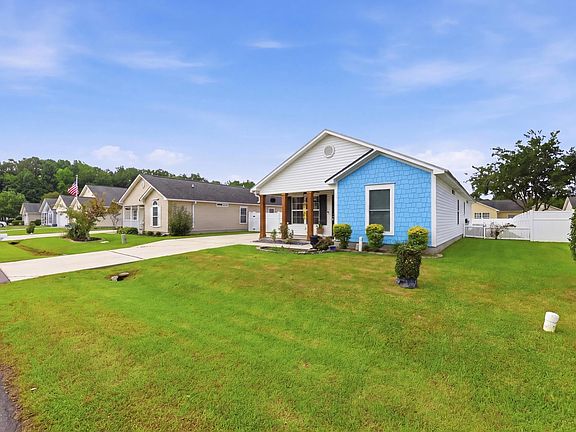 4th image of 5017 Blue Spruce Ln.