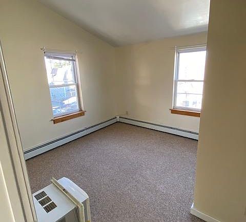 5th image of 105 Maplewood Ave #3