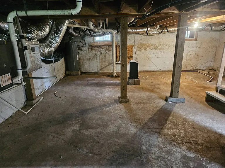 812 W Pershing St — Photo 22