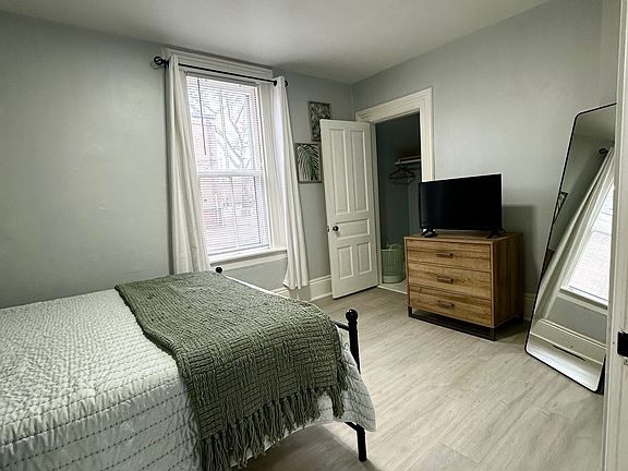 5th image of 1422 Starkweather Ave