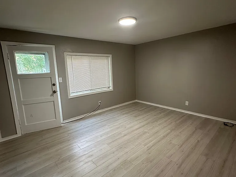 33119 Alberta Ct — Photo 6