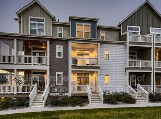 2891 S Fox Ct, Englewood, CO 80110
